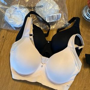 NWOT Breezies Underwire Seamless Bra - lot of two - size 36 D black and nude